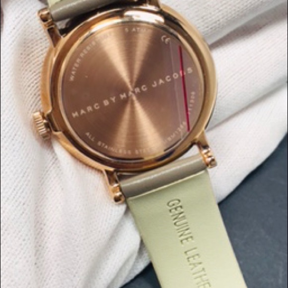 Authentic Marc Jacobs Leather Wristwatch - Picture 4 of 8